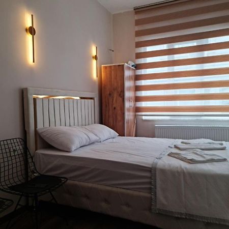 Taksim 52 Aparthotel Istanboel Buitenkant foto