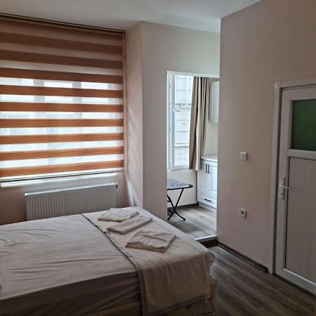 Taksim 52 Aparthotel Istanboel Buitenkant foto