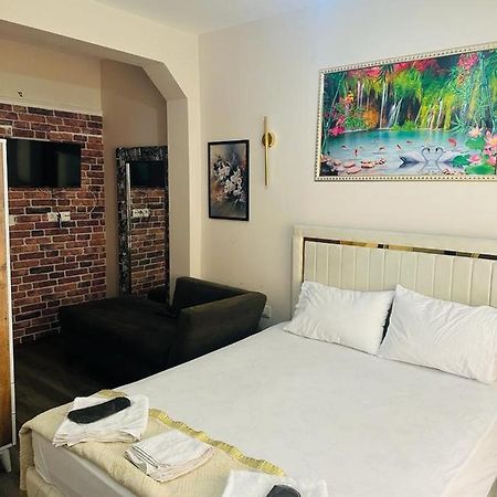 Taksim 52 Aparthotel Istanboel Buitenkant foto