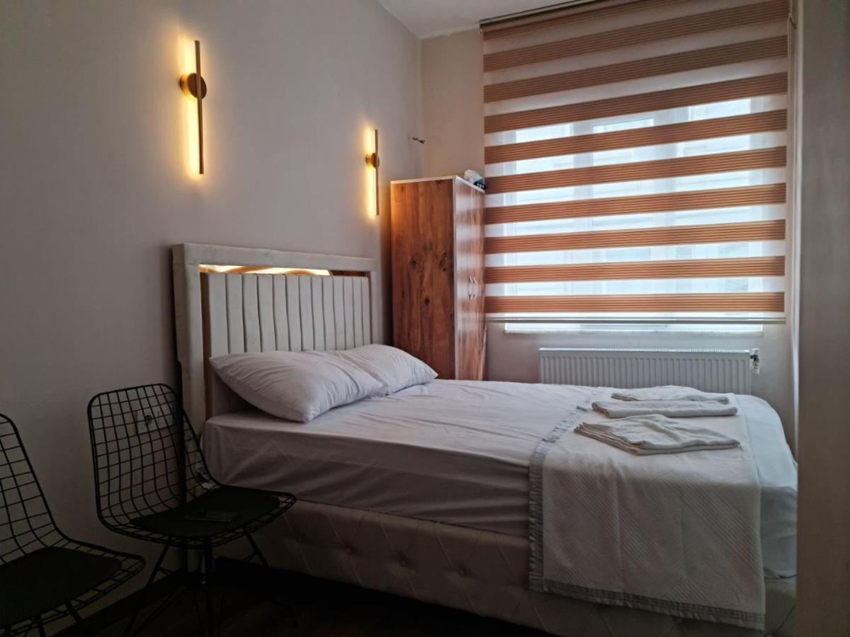 Taksim 52 Aparthotel Istanboel Buitenkant foto
