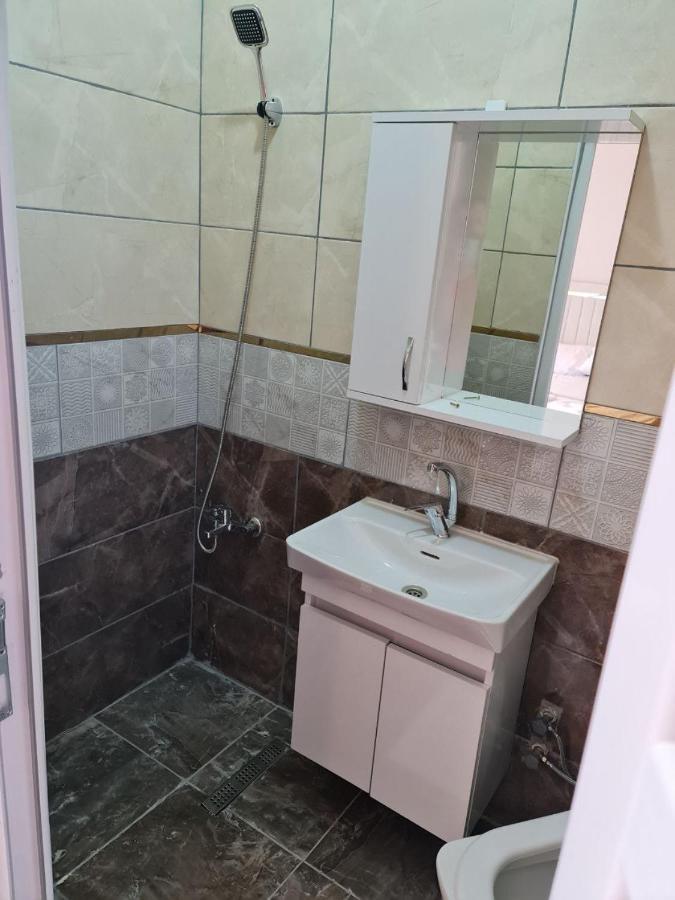 Taksim 52 Aparthotel Istanboel Buitenkant foto