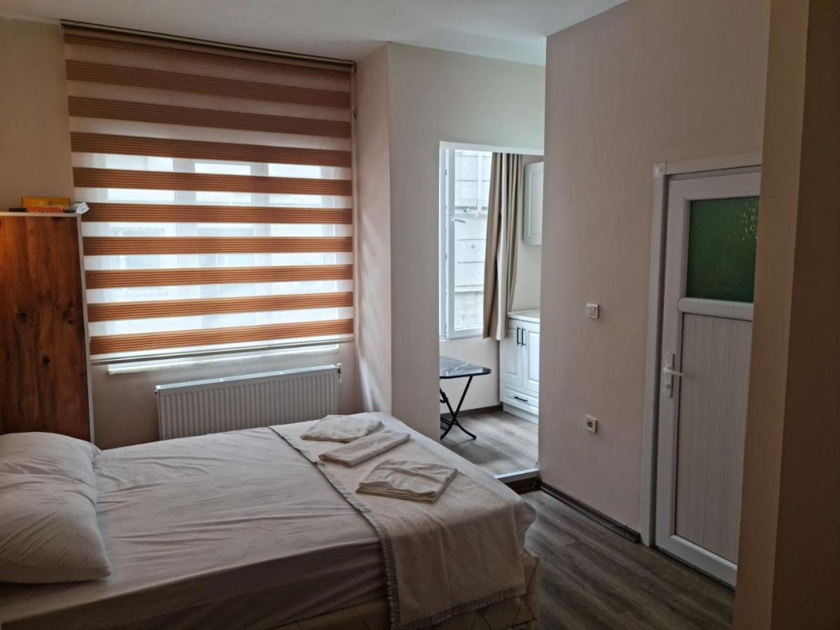 Taksim 52 Aparthotel Istanboel Buitenkant foto