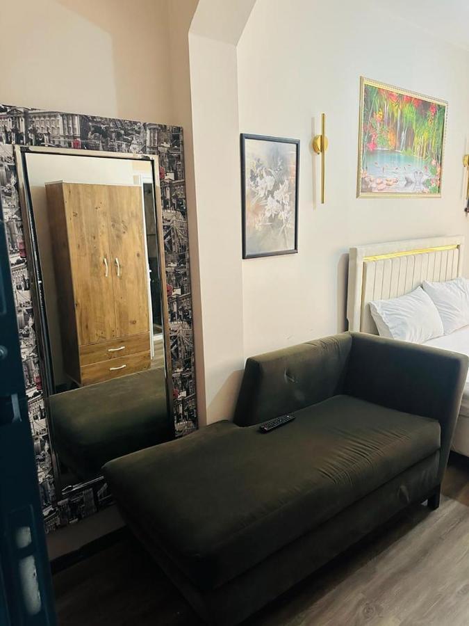Taksim 52 Aparthotel Istanboel Buitenkant foto