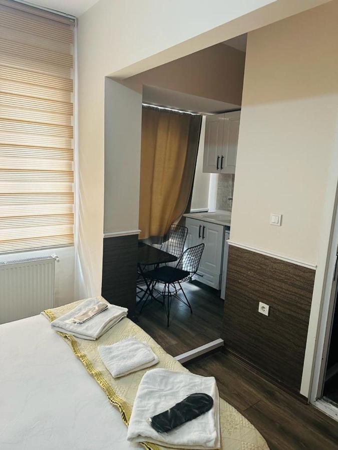 Taksim 52 Aparthotel Istanboel Buitenkant foto