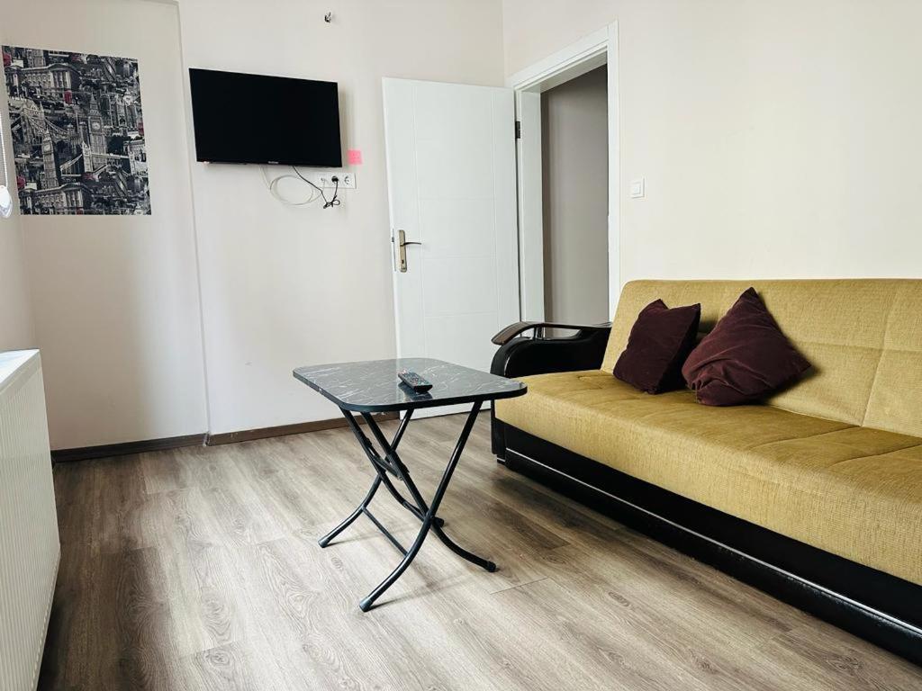 Taksim 52 Aparthotel Istanboel Buitenkant foto