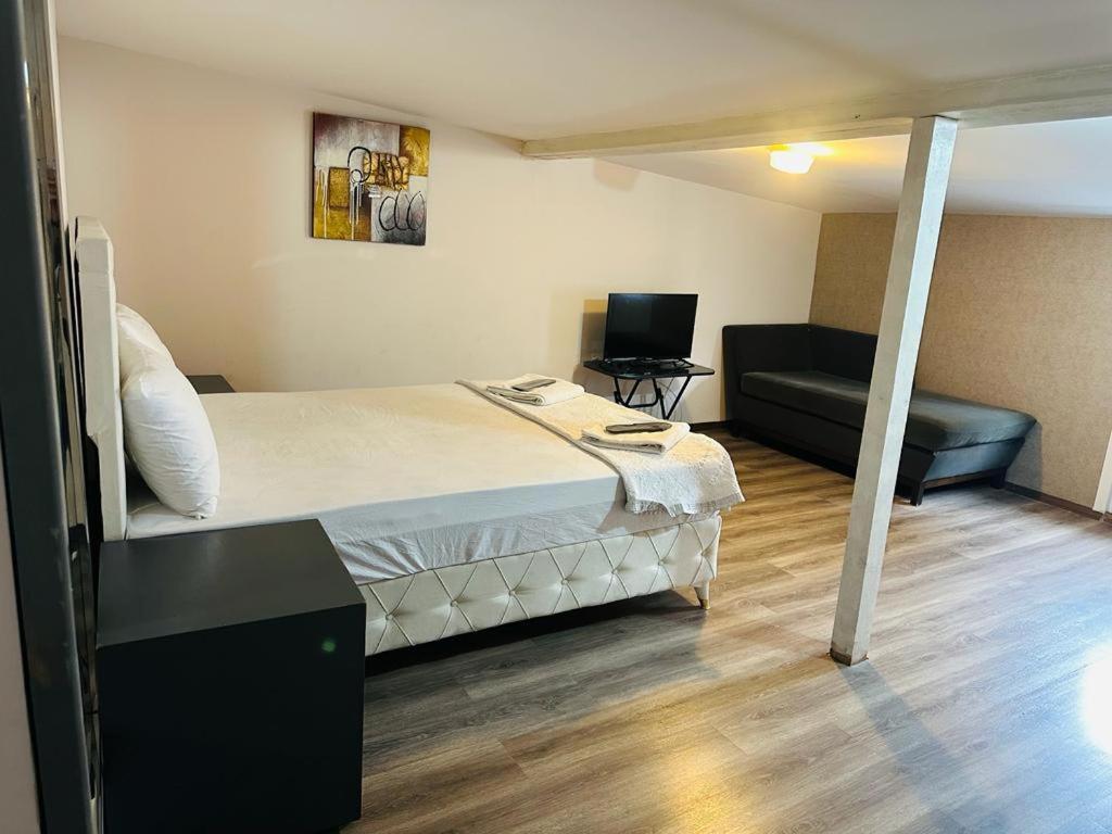 Taksim 52 Aparthotel Istanboel Buitenkant foto