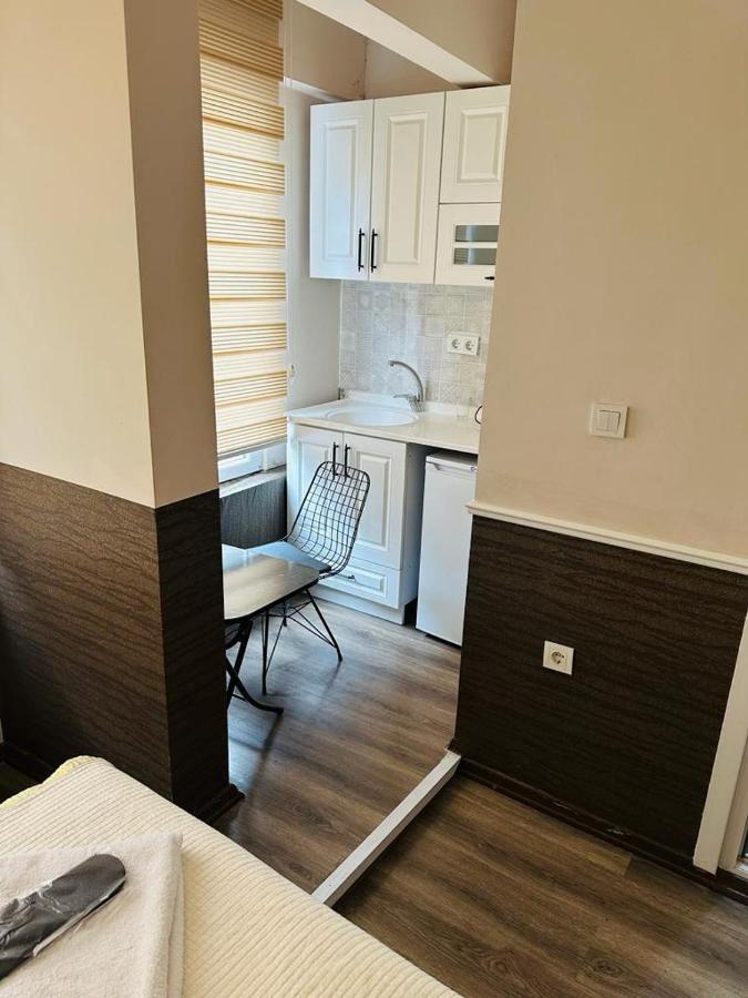 Taksim 52 Aparthotel Istanboel Buitenkant foto